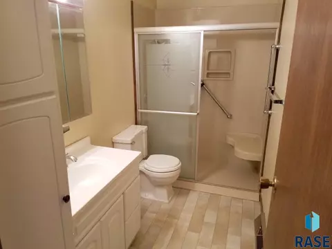 2209 E 1st St, Sioux Falls, SD 57103 photo 12