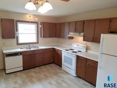 2209 E 1st St, Sioux Falls, SD 57103 photo 6