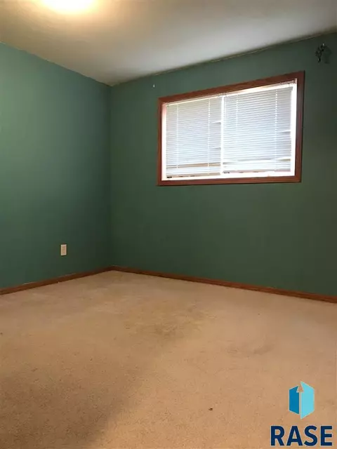 1929 E 33rd St N, Sioux Falls, SD 57104 photo 10