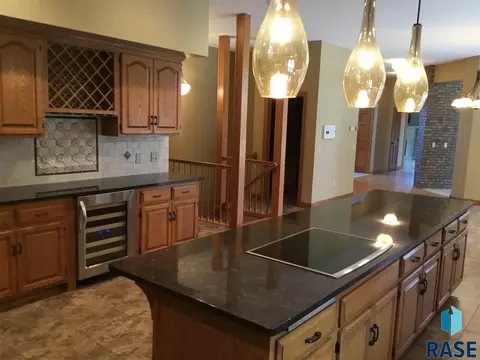 3001 W Donahue Dr, Sioux Falls, SD 57105 photo 7