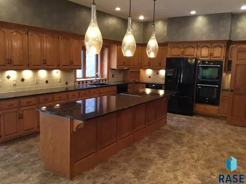 3001 W Donahue Dr, Sioux Falls, SD 57105 photo 8