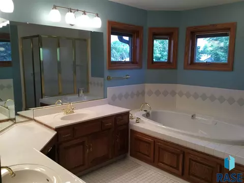 3001 W Donahue Dr, Sioux Falls, SD 57105 photo 23