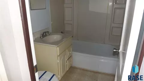 3001 E 18th St, Sioux Falls, SD 57103 photo 10