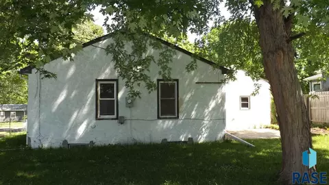 3001 E 18th St, Sioux Falls, SD 57103 photo 3