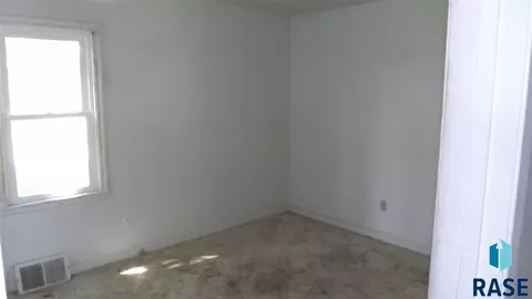 3001 E 18th St, Sioux Falls, SD 57103 photo 8