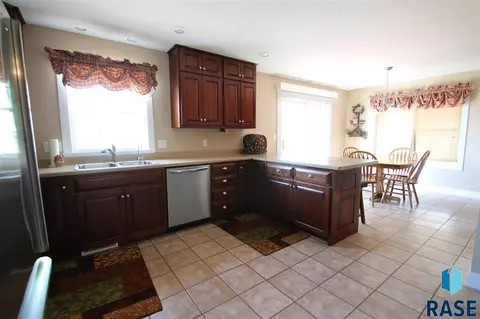2113 E 63rd St, Sioux Falls, SD 57108 photo 5