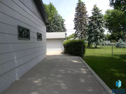 6300 W Westview Rd, Sioux Falls, SD 57107 photo 23