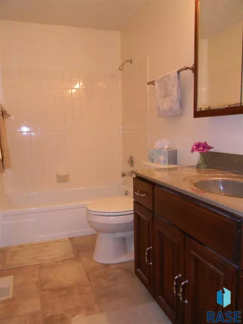 6300 W Westview Rd, Sioux Falls, SD 57107 photo 13