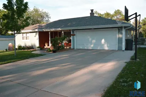 Undisclosed, Sioux Falls, SD 57105 photo 1