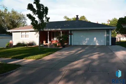 Undisclosed, Sioux Falls, SD 57105 photo 2