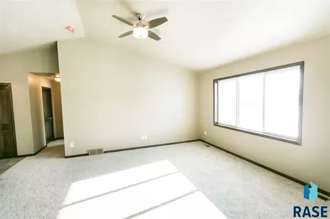 3609 E Brewster St, Sioux Falls, SD 57108 photo 9