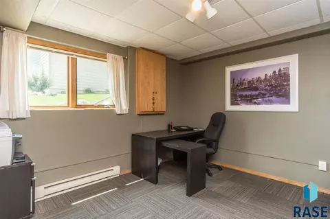 Undisclosed, Sioux Falls, SD 57106 photo 25