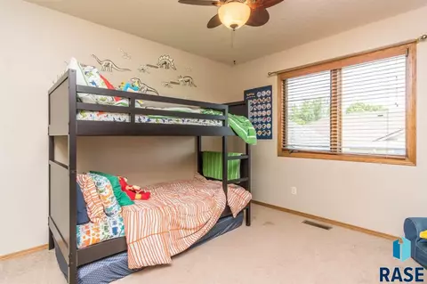Undisclosed, Sioux Falls, SD 57106 photo 15