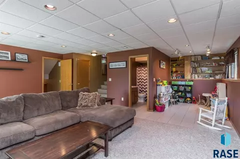 Undisclosed, Sioux Falls, SD 57106 photo 20