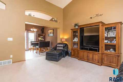 Undisclosed, Sioux Falls, SD 57106 photo 5