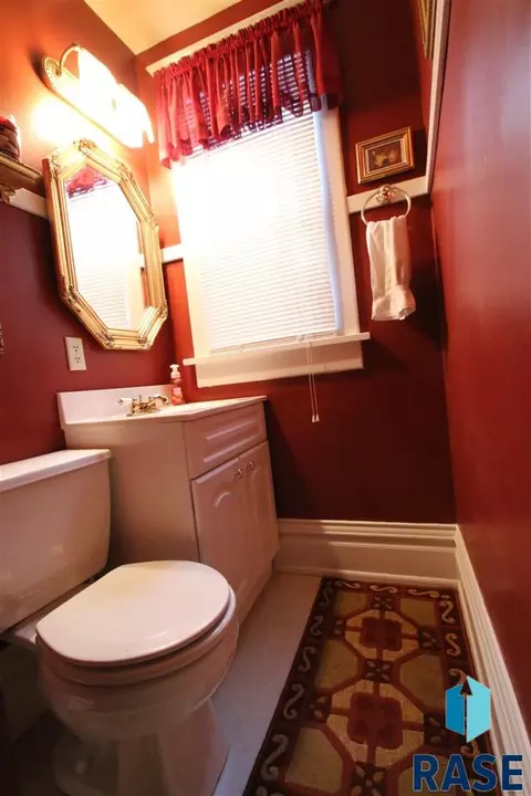 1502 S Summit Ave, Sioux Falls, SD 57105 photo 8