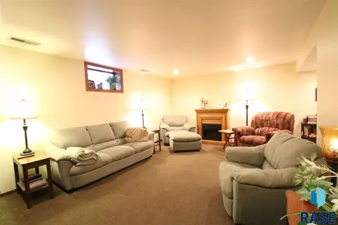 1502 S Summit Ave, Sioux Falls, SD 57105 photo 17