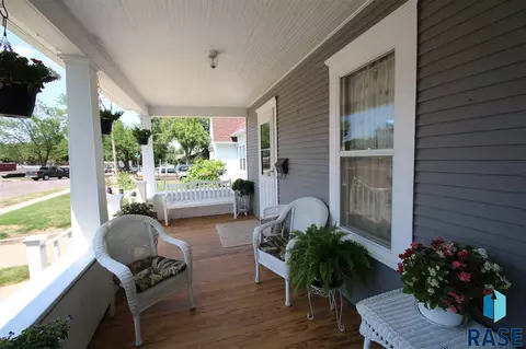 1502 S Summit Ave, Sioux Falls, SD 57105 photo 4