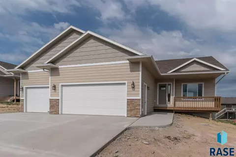 1109 N Broken Bow Ave, Sioux Falls, SD 57103 photo 1