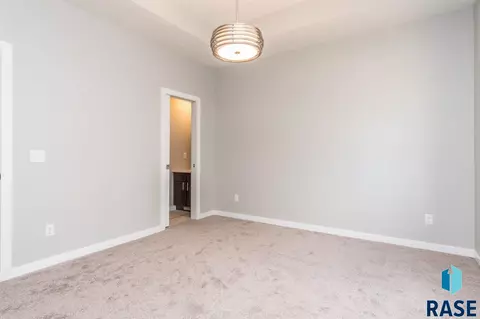 1109 N Broken Bow Ave, Sioux Falls, SD 57103 photo 18