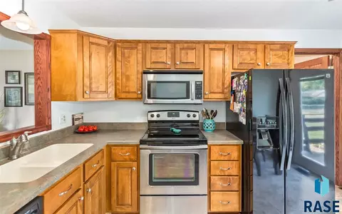 6316 W 60th St, Sioux Falls, SD 57106 photo 3