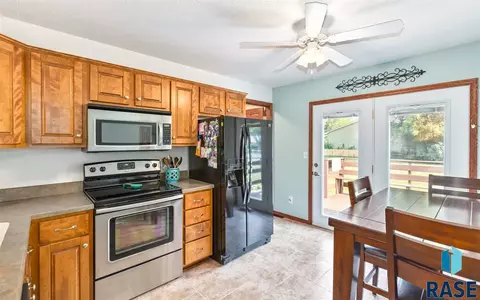 6316 W 60th St, Sioux Falls, SD 57106 photo 2