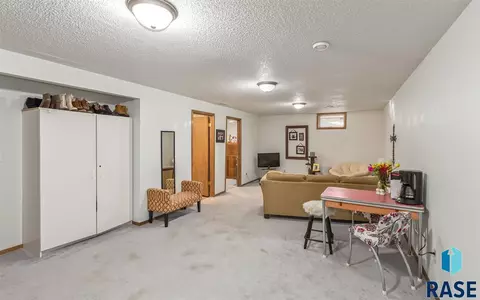 6316 W 60th St, Sioux Falls, SD 57106 photo 8