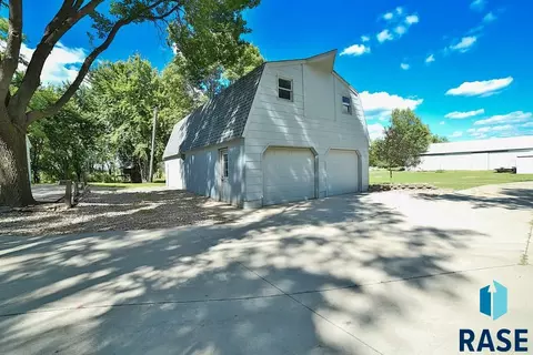 47226 258th St, Renner, SD 57055 photo 2