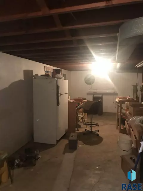 208 W Well St, Freeman, SD 57029 photo 23