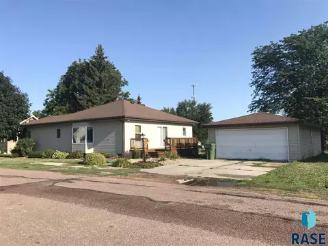208 W Well St, Freeman, SD 57029 photo 1