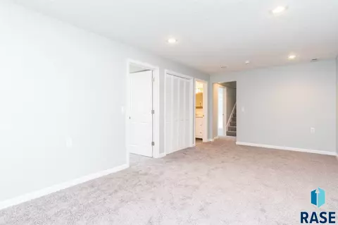 2811 W Mcclellan St, Sioux Falls, SD 57104 photo 14