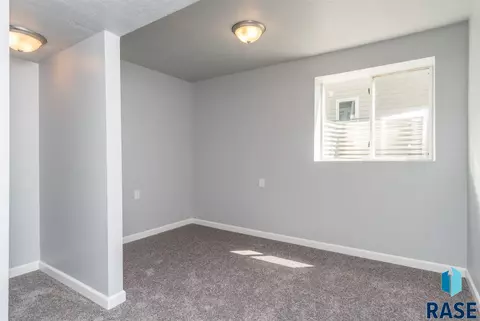 2811 W Mcclellan St, Sioux Falls, SD 57104 photo 17