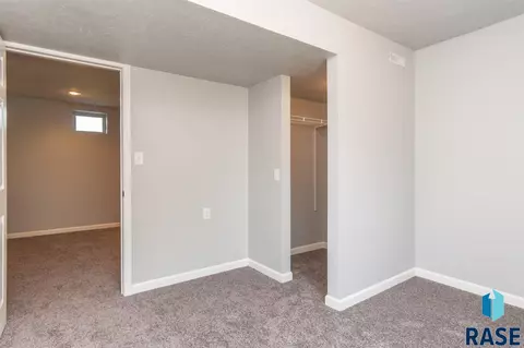 2811 W Mcclellan St, Sioux Falls, SD 57104 photo 18