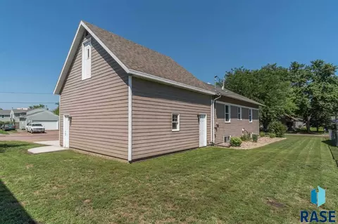 2811 W Mcclellan St, Sioux Falls, SD 57104 photo 28