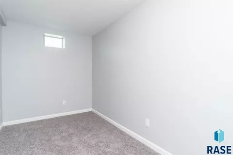 2811 W Mcclellan St, Sioux Falls, SD 57104 photo 19