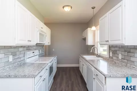 2811 W Mcclellan St, Sioux Falls, SD 57104 photo 6