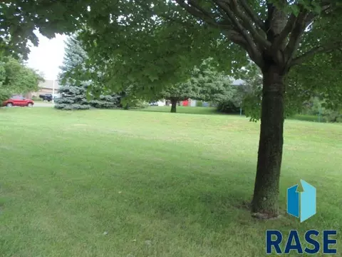 4300 E Shenandoah Trl, Sioux Falls, SD 57103 photo 5