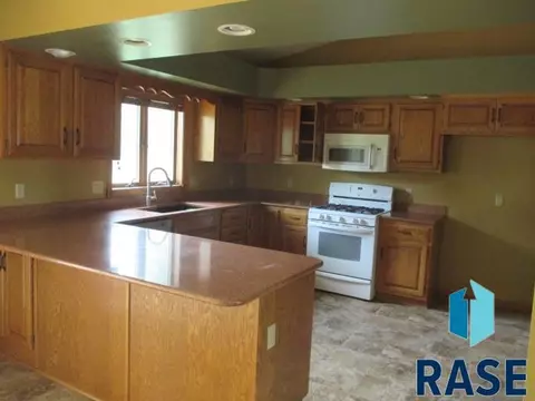 4300 E Shenandoah Trl, Sioux Falls, SD 57103 photo 2