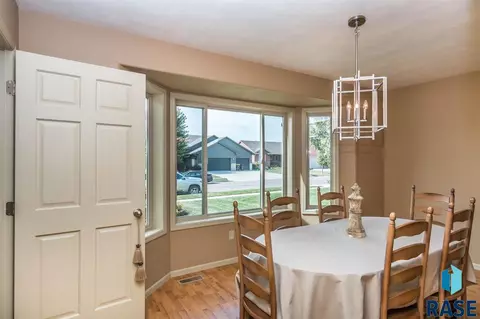 Undisclosed, Sioux Falls, SD 57106 photo 12