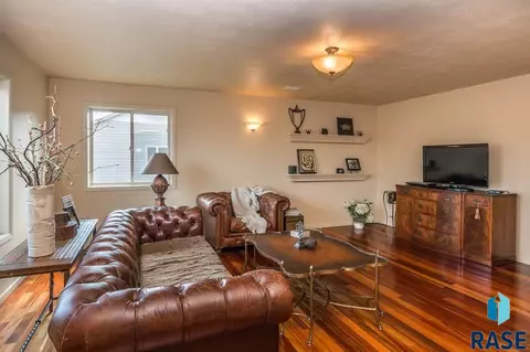 Undisclosed, Sioux Falls, SD 57106 photo 5
