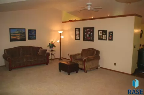 604 Fairway Dr, Dell Rapids, SD 57022 photo 6