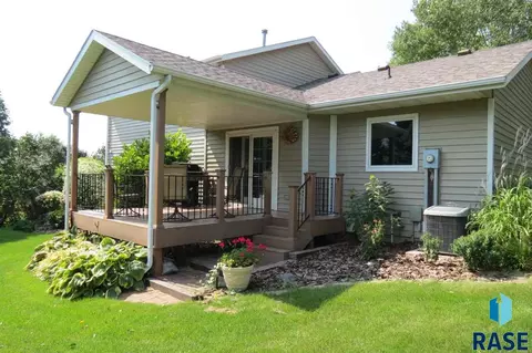 604 Fairway Dr, Dell Rapids, SD 57022 photo 3