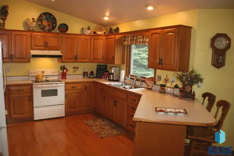 604 Fairway Dr, Dell Rapids, SD 57022 photo 9