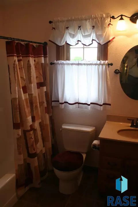 604 Fairway Dr, Dell Rapids, SD 57022 photo 19