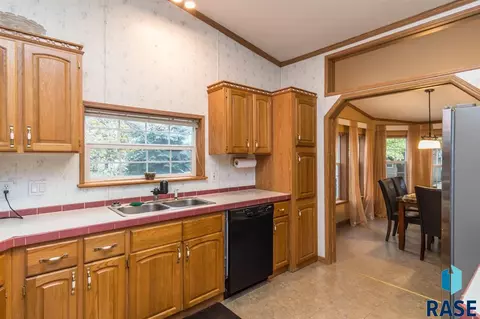 331 E 5th St, Bridgewater, SD 57319 photo 5