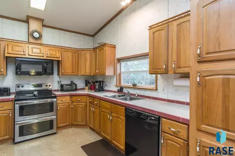 331 E 5th St, Bridgewater, SD 57319 photo 4