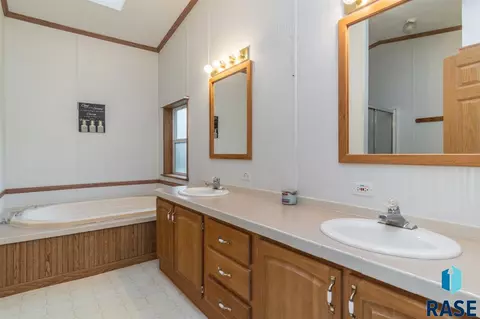 331 E 5th St, Bridgewater, SD 57319 photo 13