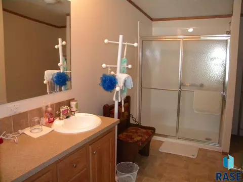 6083 Point Dr, Madison, SD 57042 photo 16