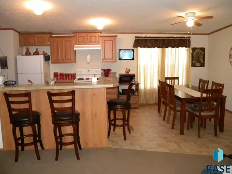 6083 Point Dr, Madison, SD 57042 photo 10