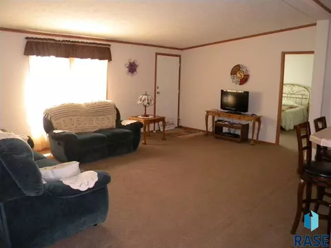 6083 Point Dr, Madison, SD 57042 photo 12